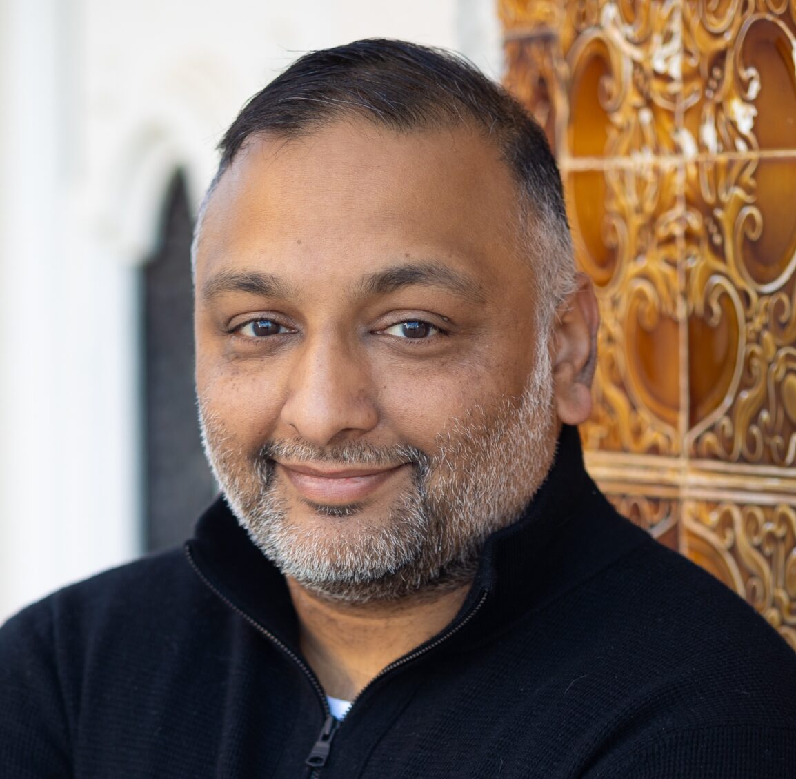 Headshot of Roshan Gupta